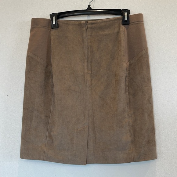 BCBG MaxAzria Camel Suede Skirt Size M - Picture 3 of 12